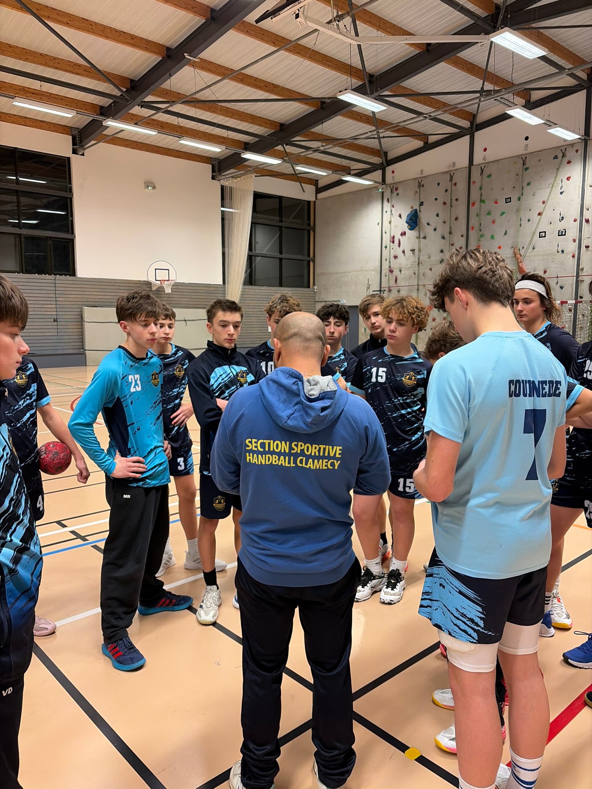 Les collégiens ont sorti le grand jeu 🤾🏻‍♂️