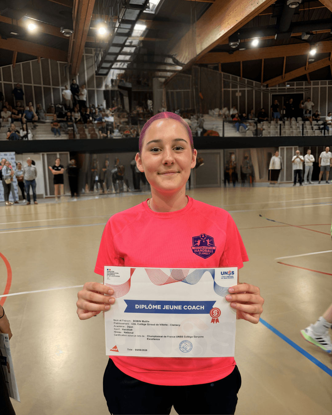 Maelie seule jeune coach féminine de la compétition a obtenu son diplôme avec brio 🤩